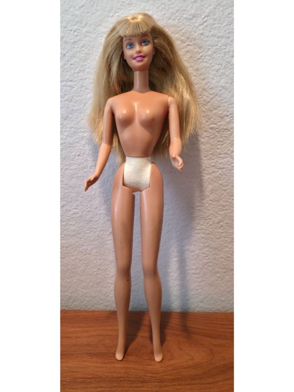 Vintage Mattel Barbie Nude Doll Blonde Hair w/ Bangs & Blue Eyes - Indonesia - Picture 3 of 11